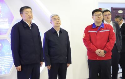 黑龙江省委副秘书长王辉莅临bv1946伟德官网参观调研
